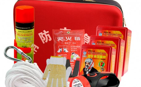家庭應急包應該準備哪些物品呢？